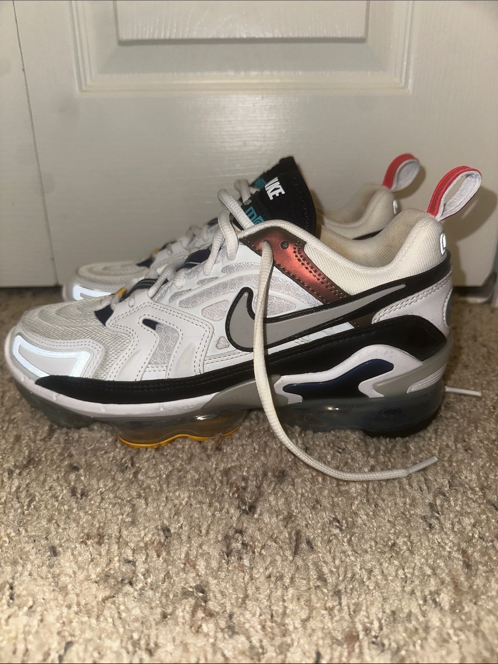 Nike Air Max Evo Sneakers